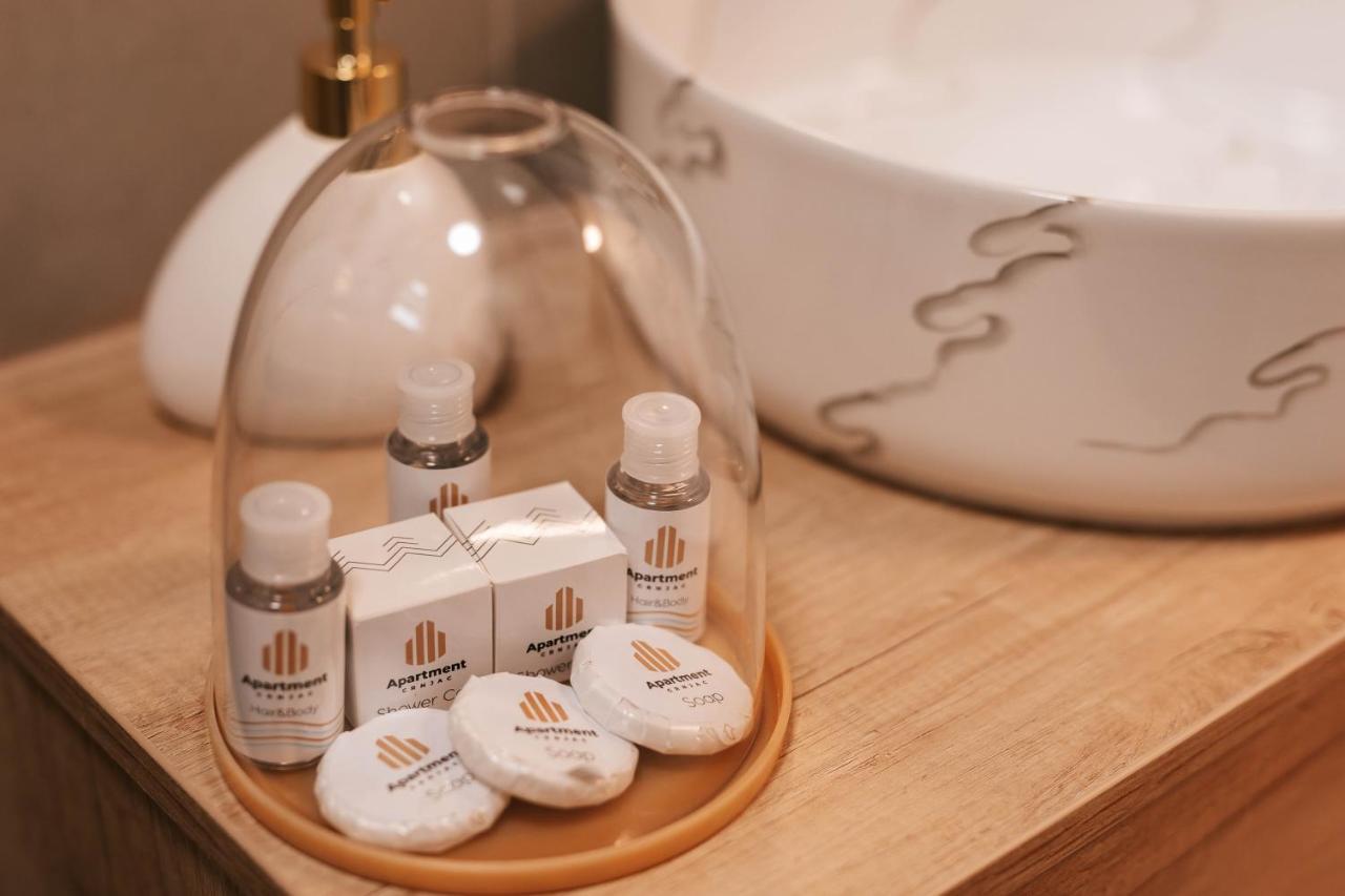 Luxury Jacuzzi Apartment モスタル エクステリア 写真