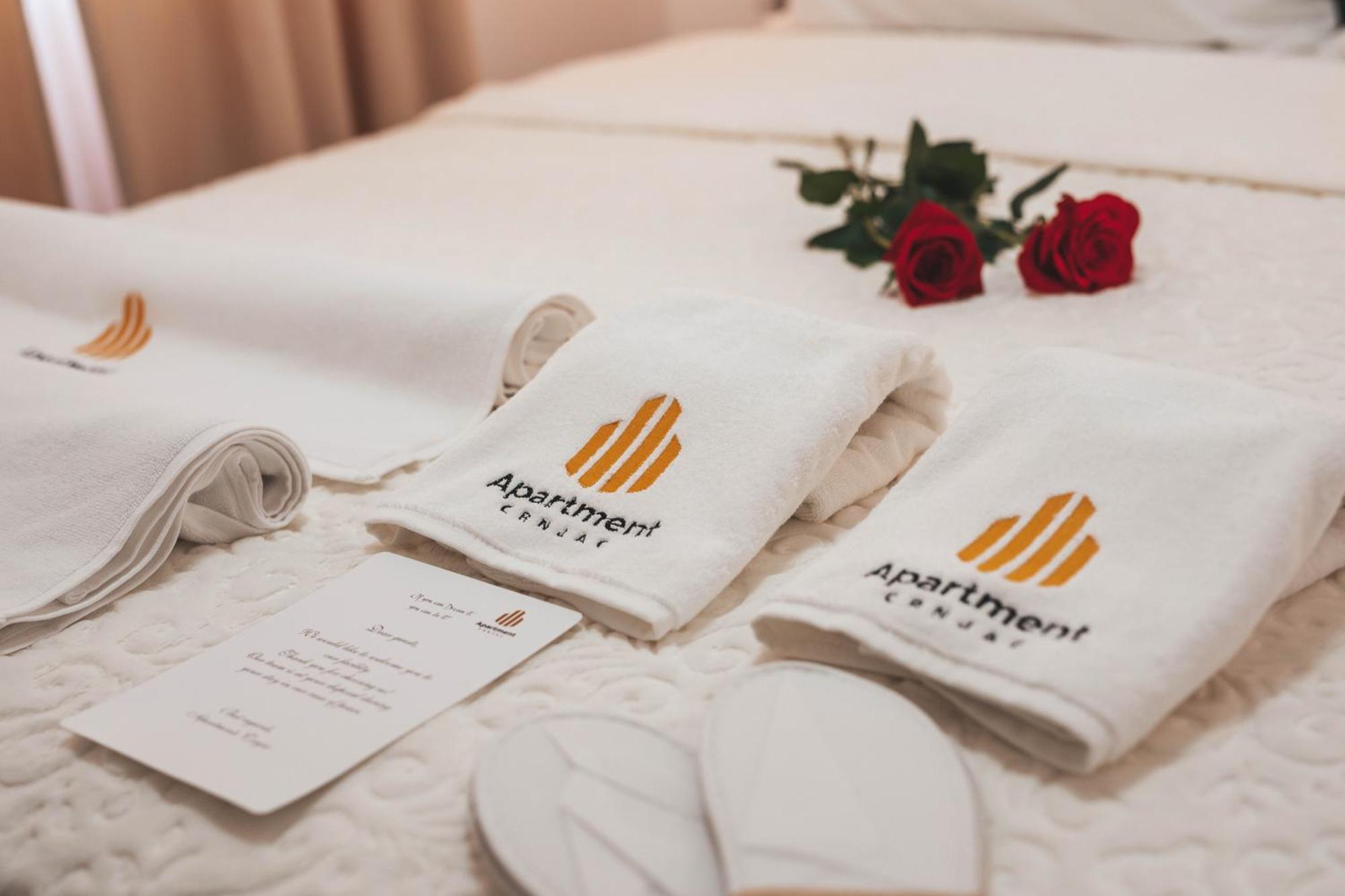 Luxury Jacuzzi Apartment モスタル エクステリア 写真